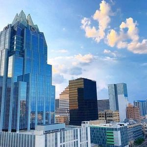 Meet your Posher, Yanet